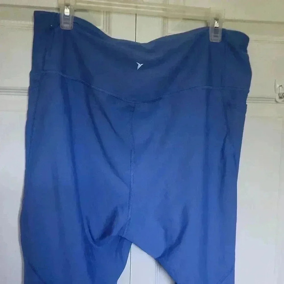 Women's Plus Size Old Navy Active Elevate Legging Capri's  Soft Blue - Size XXL - Picture 7 of 9